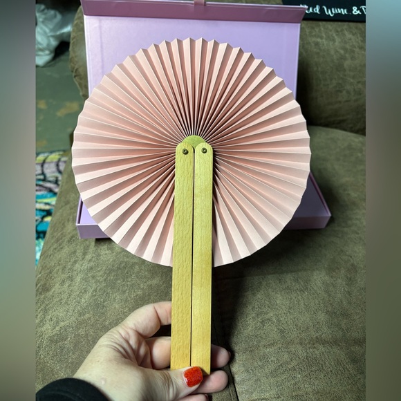 Prada Mid-Autumn Fan in Box - Gift Set - Picture 5 of 6